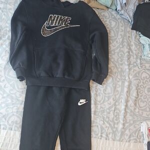 Nike Kids Black Sweatpants and Sweatshirt Set